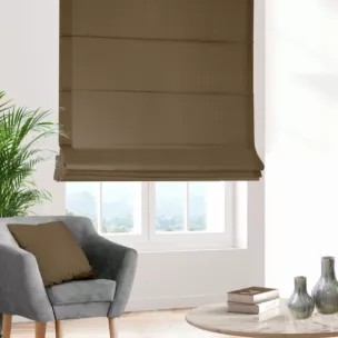 Roleta szyta z systemem comfort jasnobrązowa z tkaniny trudnopalnej, zaciemniającej, typu blackout